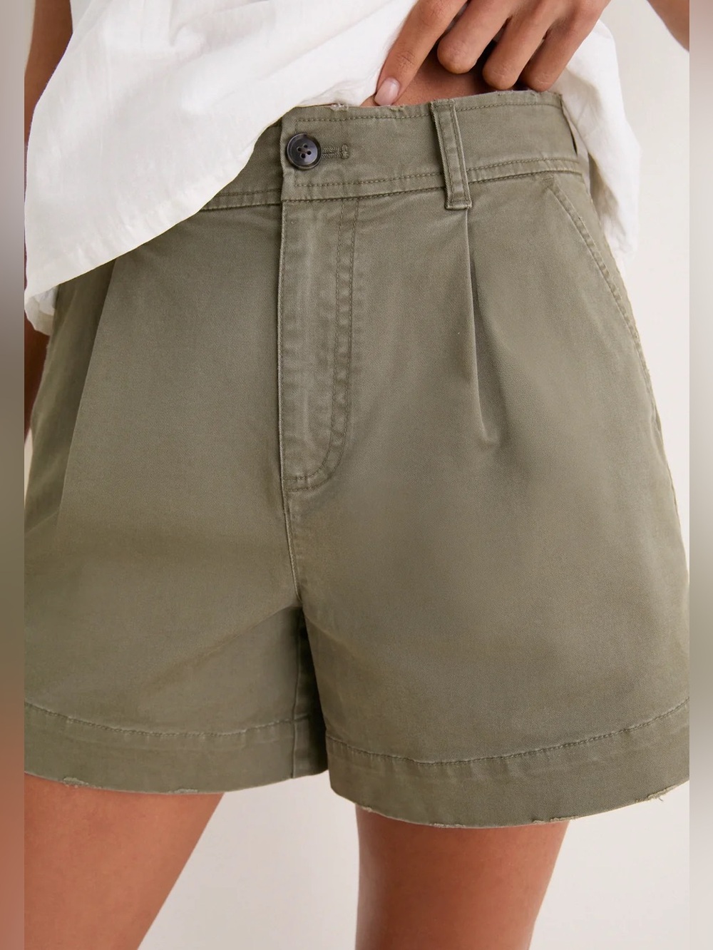 Tuckernuck Pleated Wells Shorts Sz 6 Olive Chino High Waist Preppy Classic City